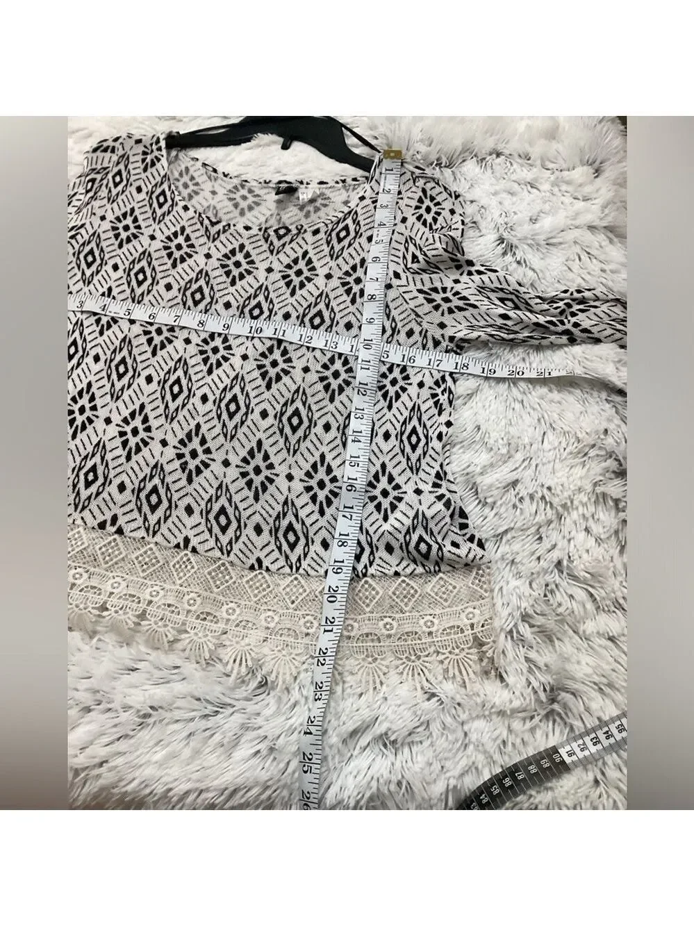 H&m Divided black/white small long sleeve top
